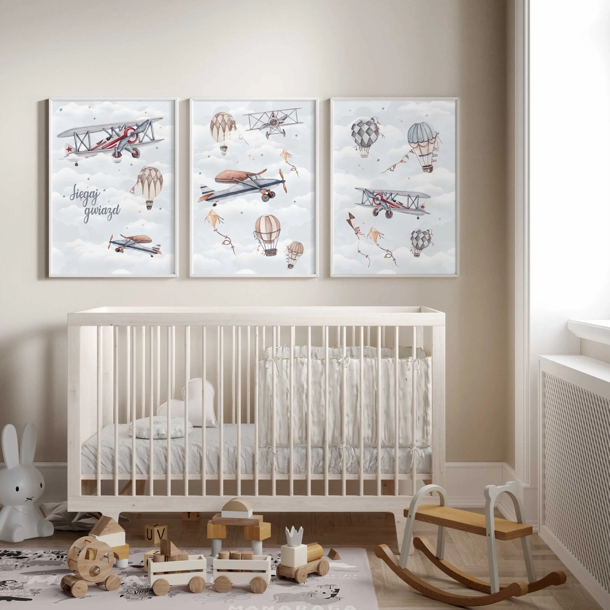 Zestaw plakatów Samoloty i Balony Retro: Wzór 7-9 na jednej ścianie – Mała Pracownia