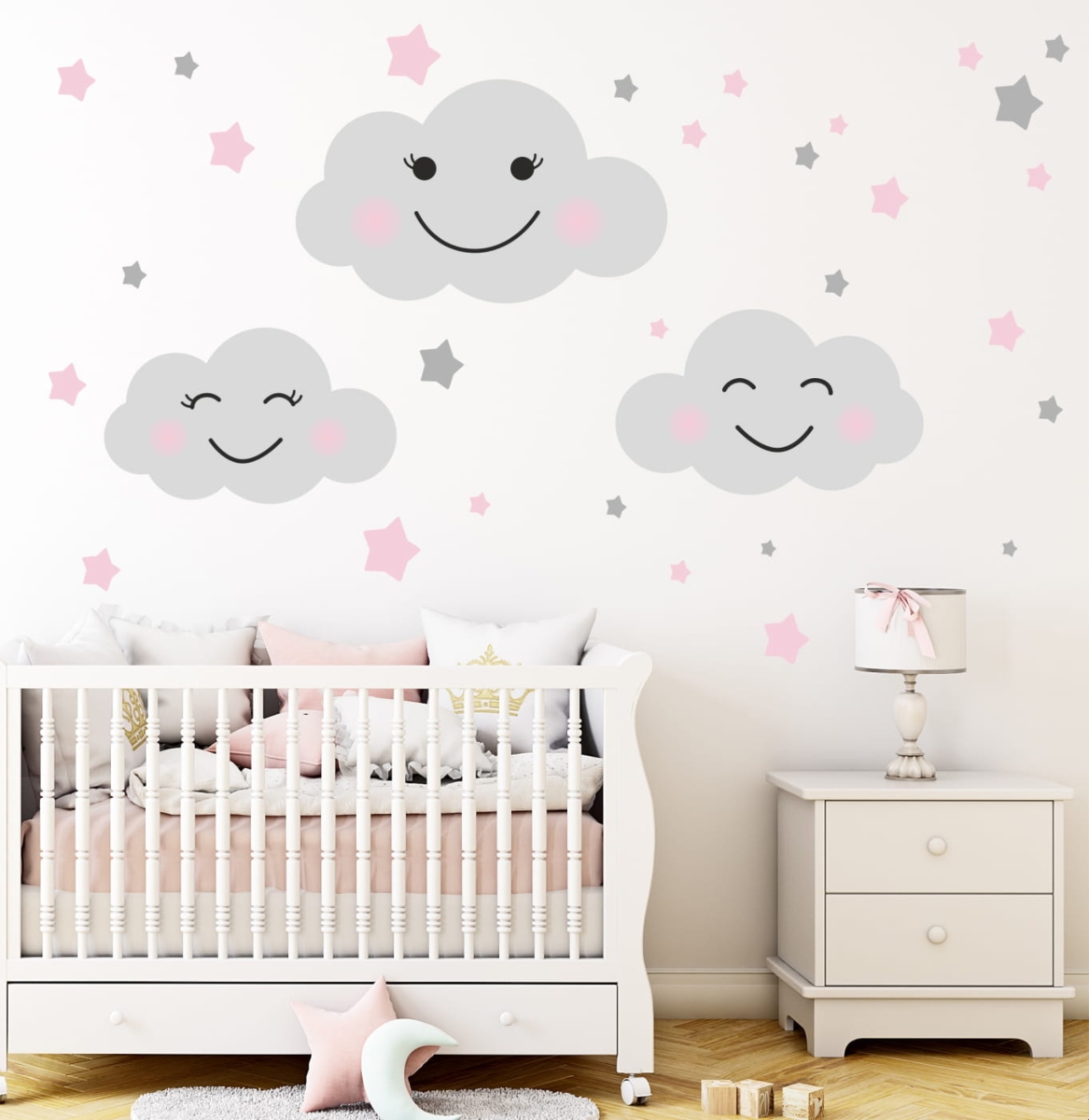 Uśmiechnięte Chmurki – Róż, naklejka ścienna do pokoju dziecka – Mała Pracownia