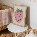Plakat Truskawka w pokoju dziecka – Mała Pracownia