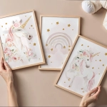 Plakaty Jednorożec tęcza – Zestaw 3 aranżacja – Mała Pracownia