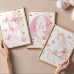 Zestaw 3 plakaty | Jednorożec motyle z inicjałem – Zestaw 6 – Mała Pracownia