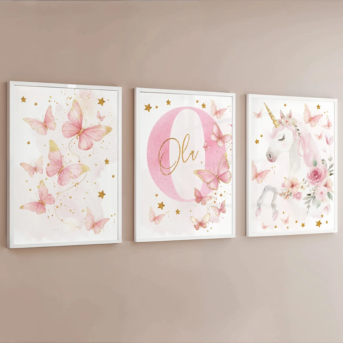 Zestaw 3 plakaty | Jednorożec motyle z inicjałem – wizualizacja 1 – Mała Pracownia