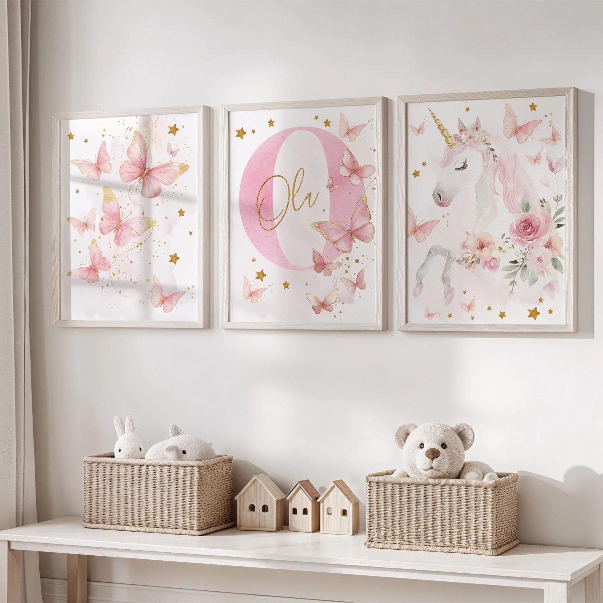 Zestaw 3 plakaty | Jednorożec motyle z inicjałem – wizualizacja 2 – Mała Pracownia