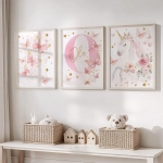 Zestaw 3 plakaty | Jednorożec motyle z inicjałem – wizualizacja 2 – Mała Pracownia