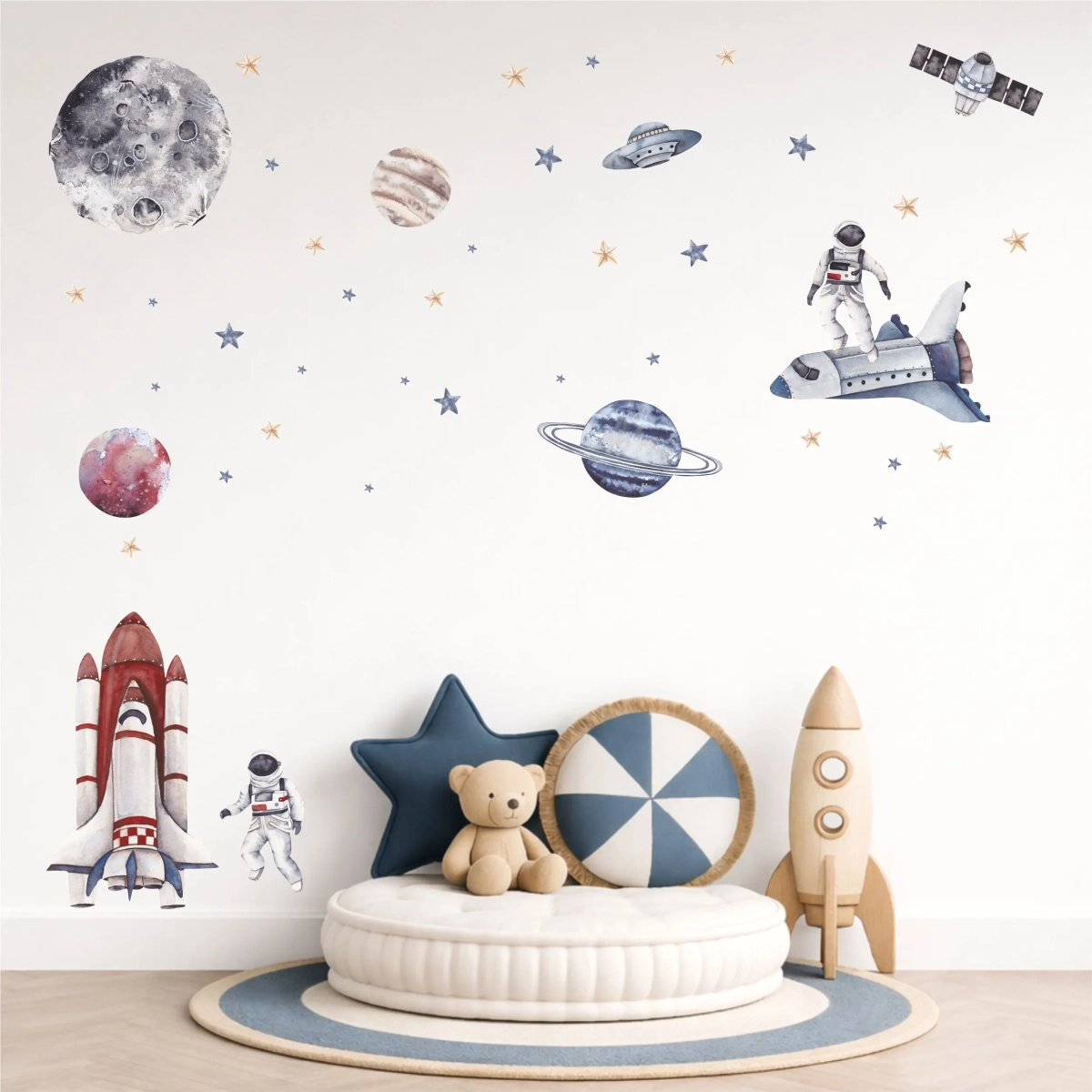 Naklejki na ścianę Kosmos – aranżacja ściany z rakietami i astronautami – Mała Pracownia