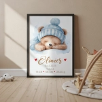 Plakat metryczka pastelowy miś niebieski – Mała Pracownia