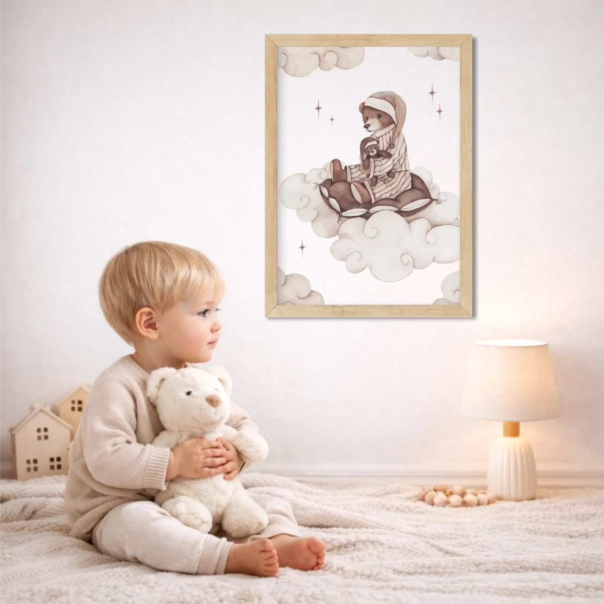 Pastelowy plakat z misiem na chmurce – Sleepy Teddy