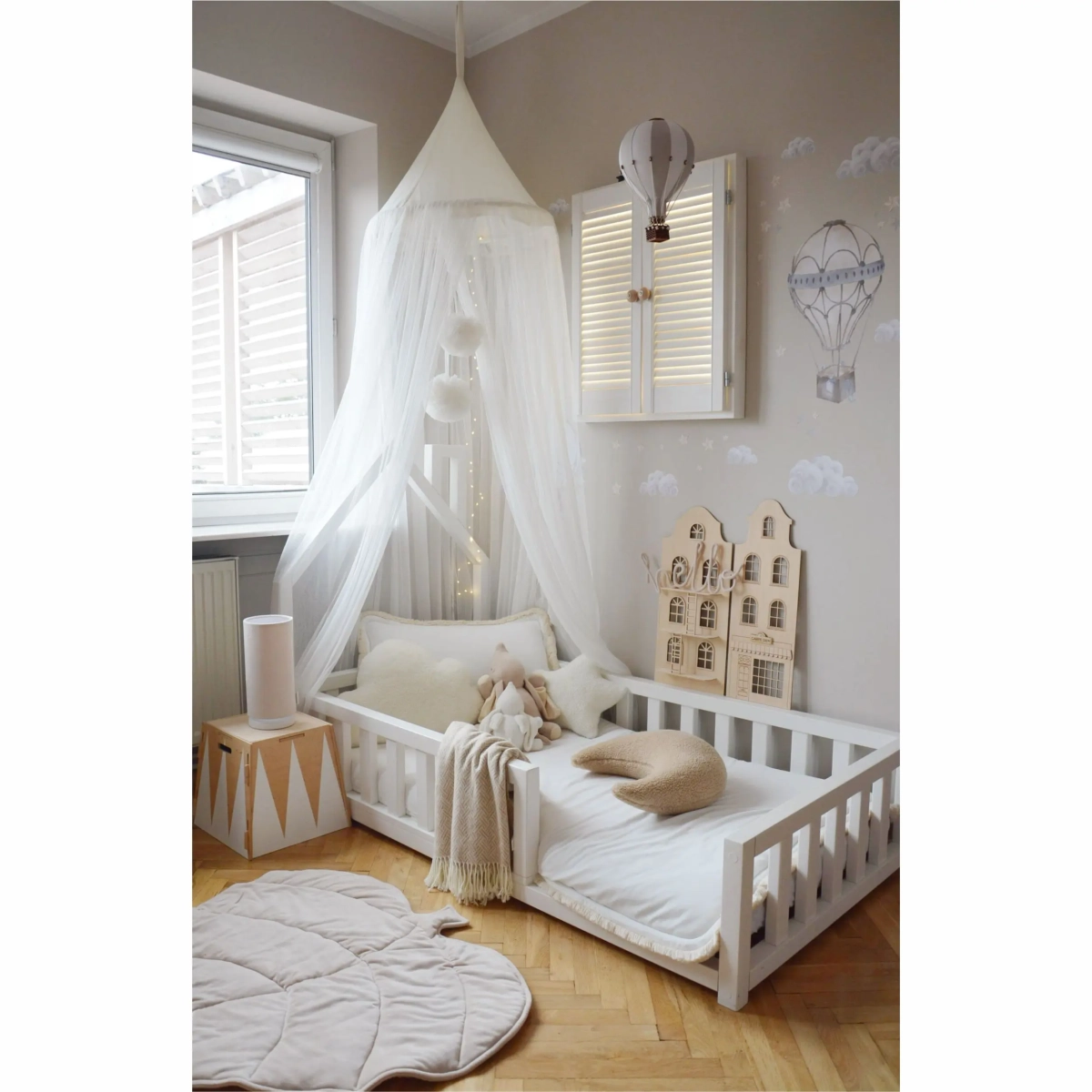 Balony beżowo-szare i chmurki – zestaw naklejek ściennych dla dzieci