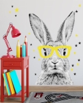 naklejka królik w żółtych okularach na ścianie w pokoju dziecka