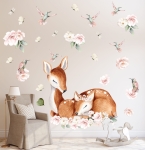 Naklejka na ścianę dla dzieci – Sarenka z mamą wśród kwiatów SAR 02