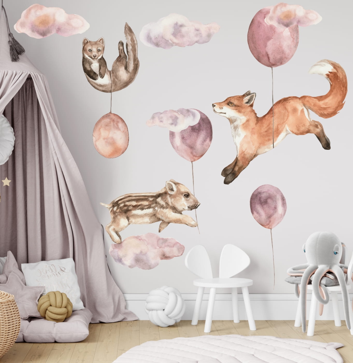 Naklejka na ścianę Happy Flight Wzór 2 z lisem, kuną i prosiaczkiem – dla dzieci | Mała Pracownia