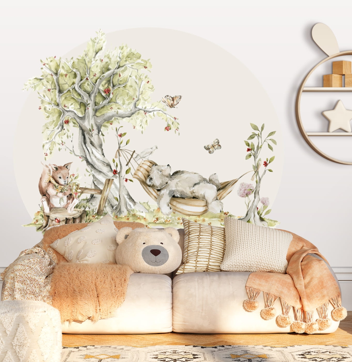 Naklejka na ścianę Woodland Walk wzór 2 w pokoju dziecka