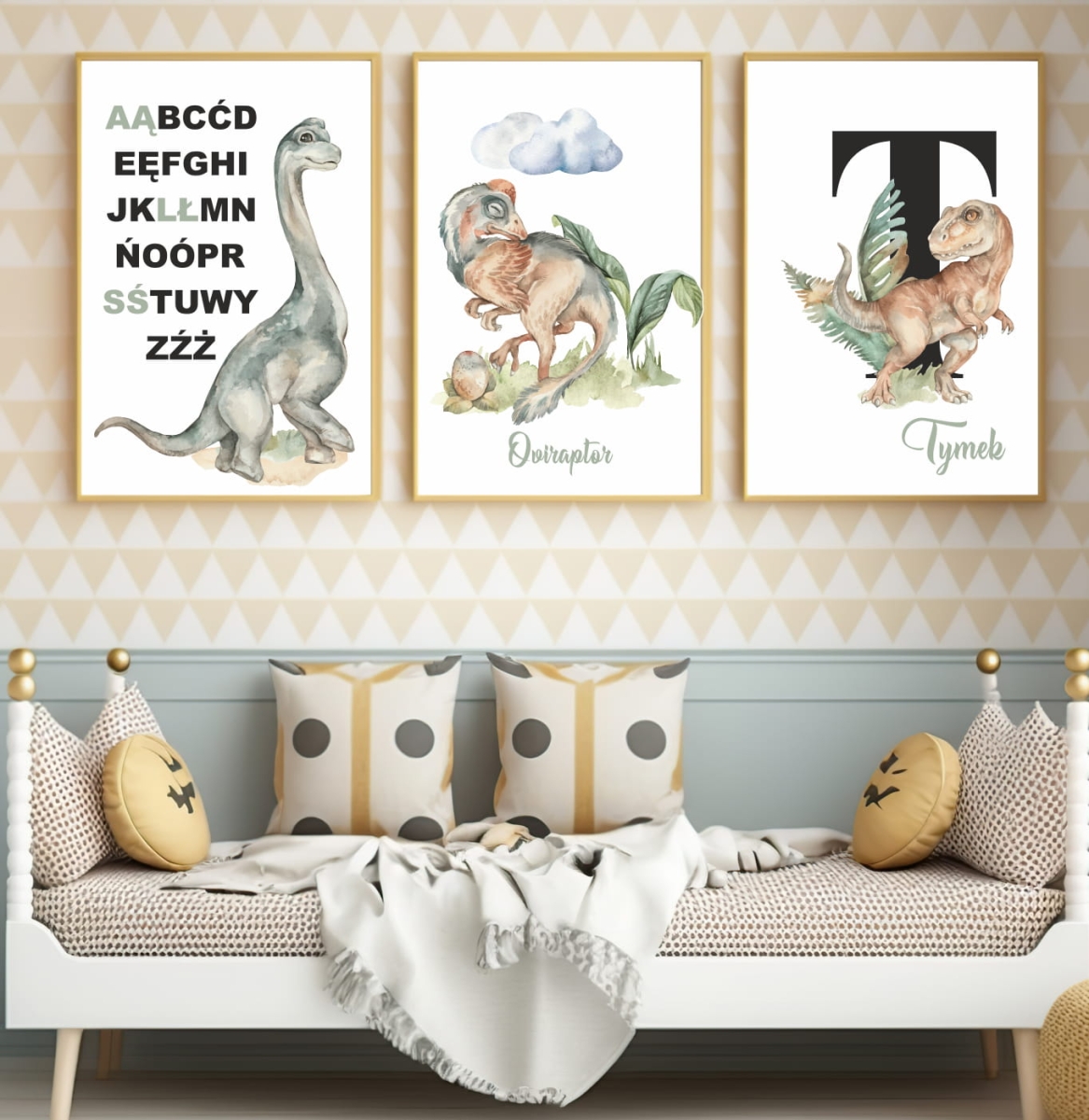 Zestaw 3 plakatów z dinozaurami dla chłopca – alfabet, Brontozaur i personalizowana litera, plakaty do pokoju dziecięcego – Mała Pracownia