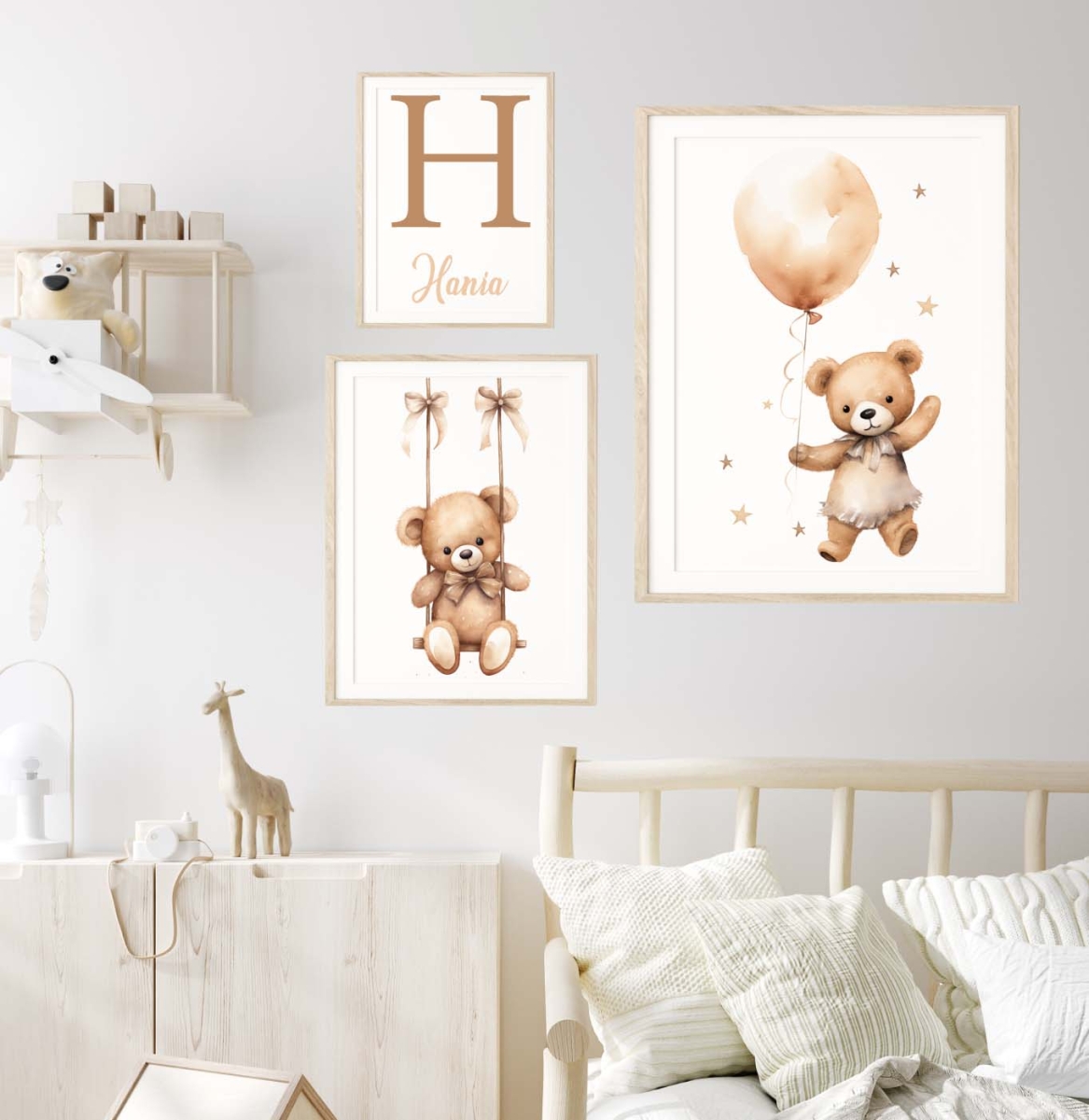 Pastelowy plakat z misiem z balonem trzy wzory – Mała Pracownia
