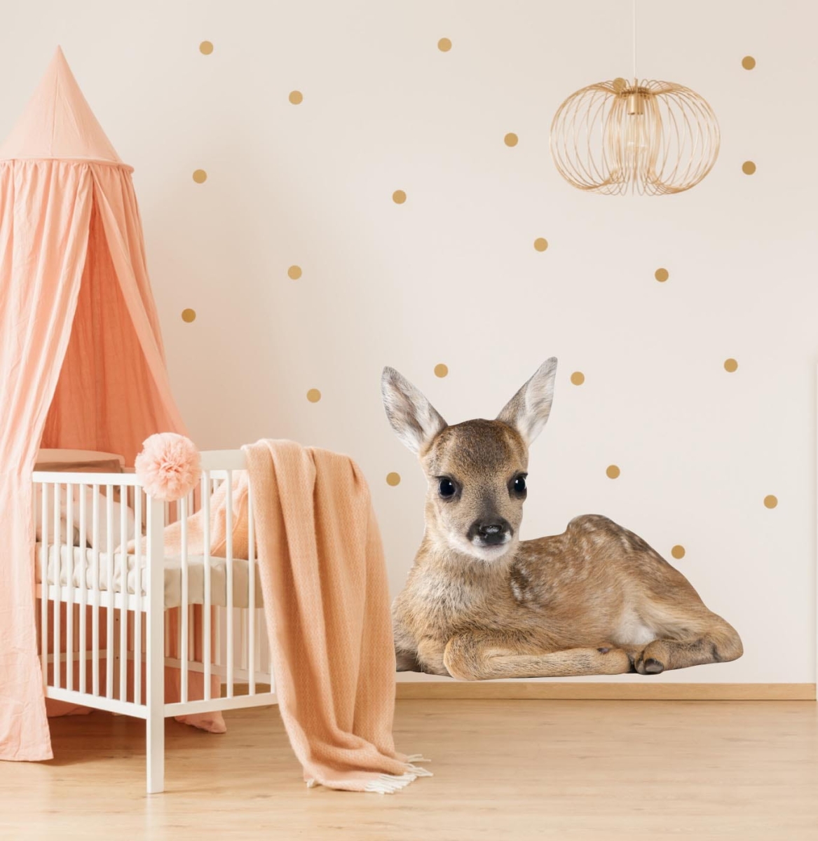 Leżąca Sarenka, konfetti - Naklejka na ścianę dla dzieci.jpg