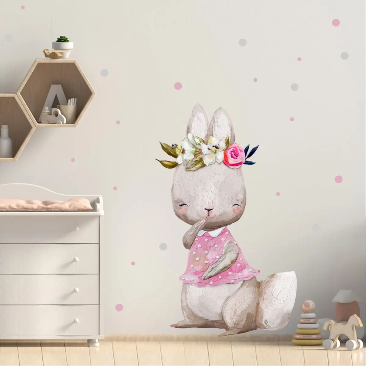 naklejka-kroliczek-różowa-sukienka-dla-dziewczynki-na-sciane.webp