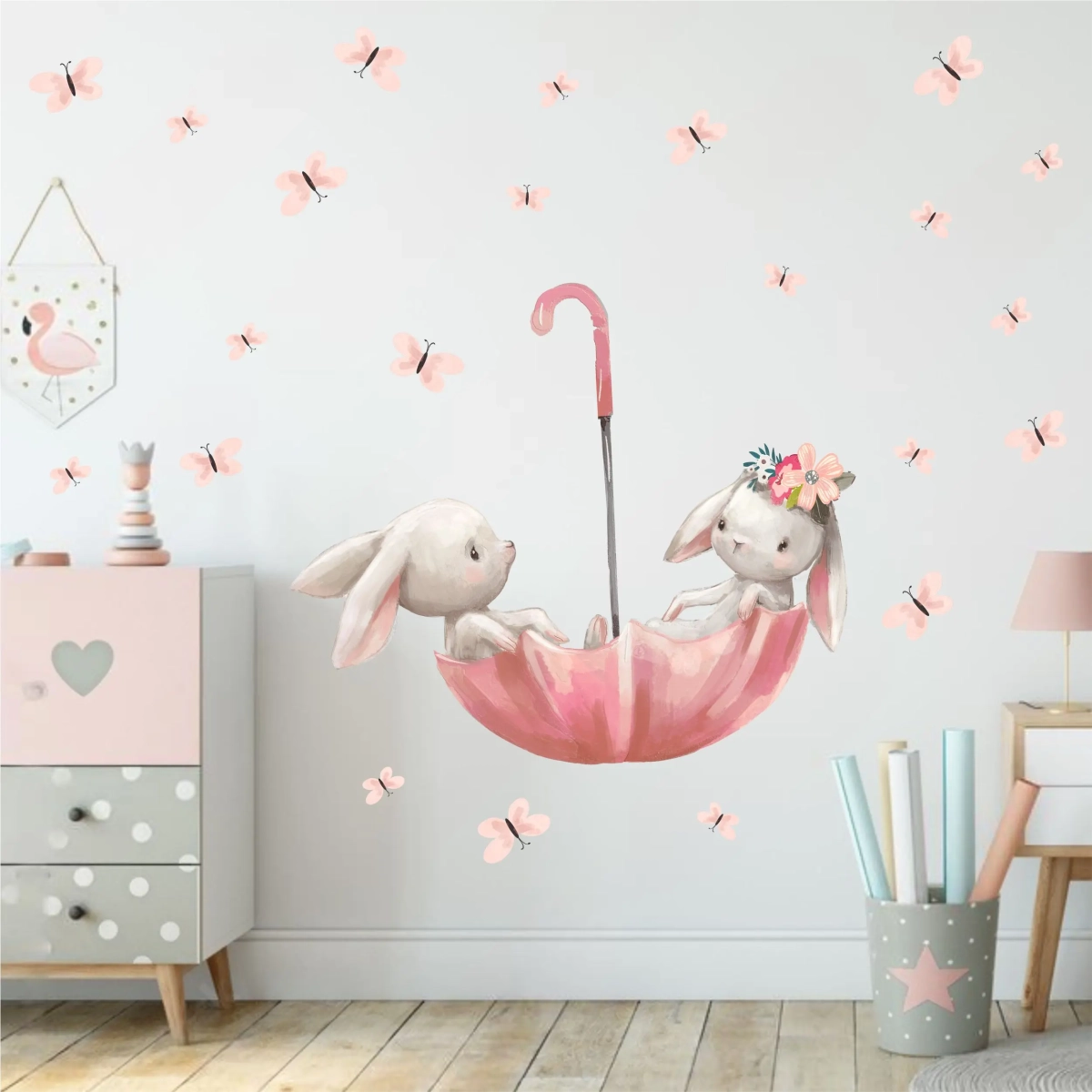 Króliczki w różowej parasolce – pastelowa naklejka na ścianę