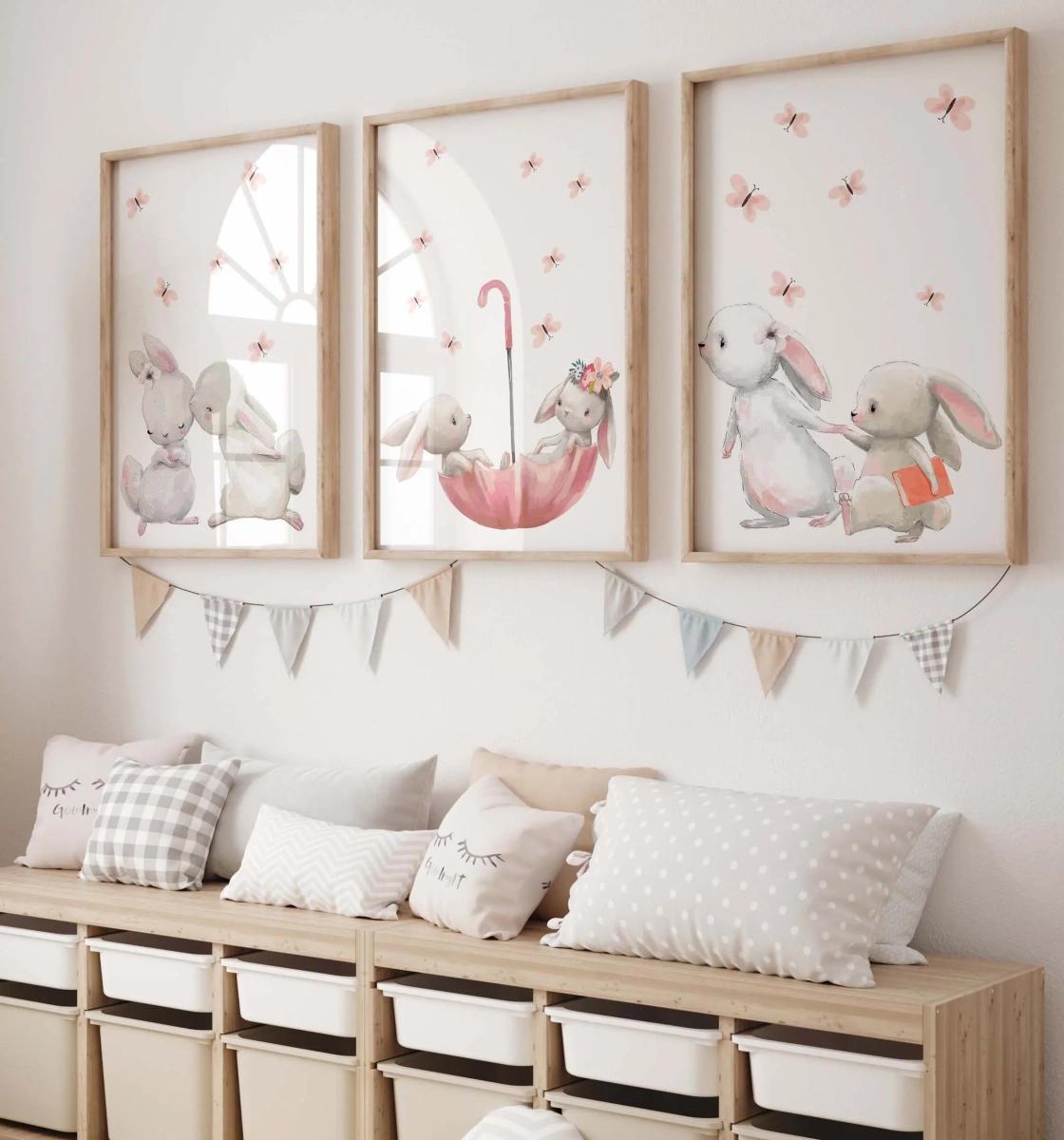 tryptyk z króliczkami i różowymi motylkami