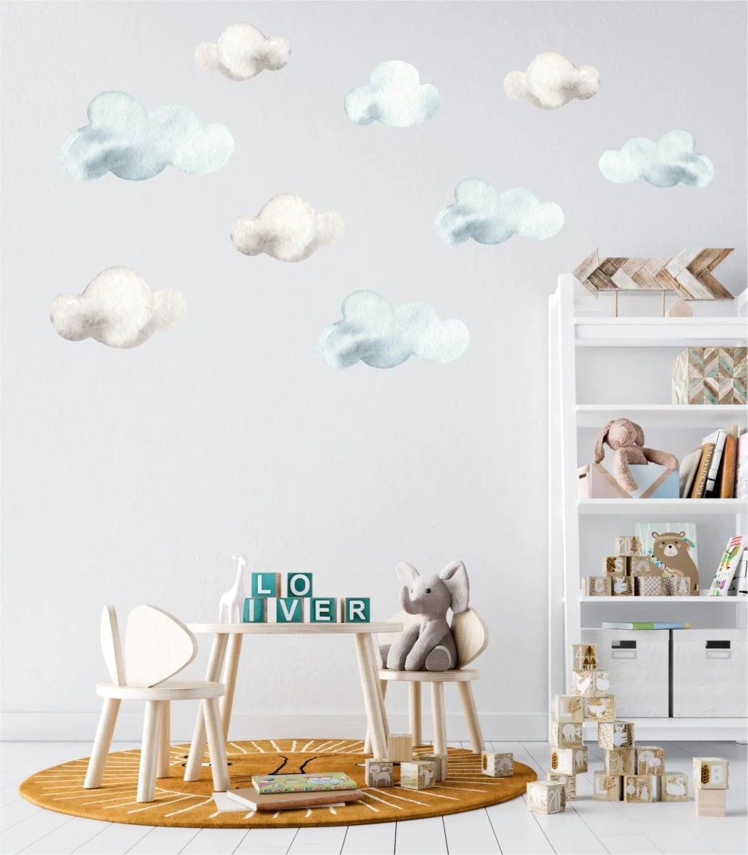 akwarelowe chmurki błękitno-szare na ścianie – wizualizacja pokoju dziecka