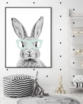 Plakat w stylu boho z królikiem w miętowych okularach